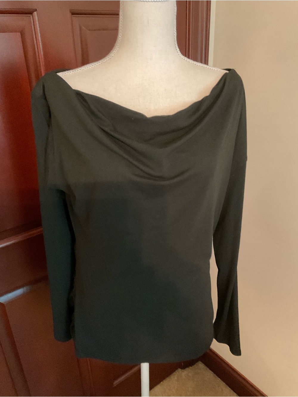 Black Off Shoulder Top. Sz. XL